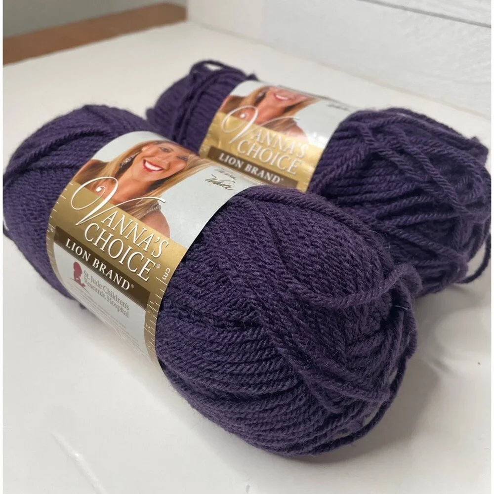 Vannas Choice Lion Brand Medium 4 Acrylic 170 YD Yarn Skein Purple
